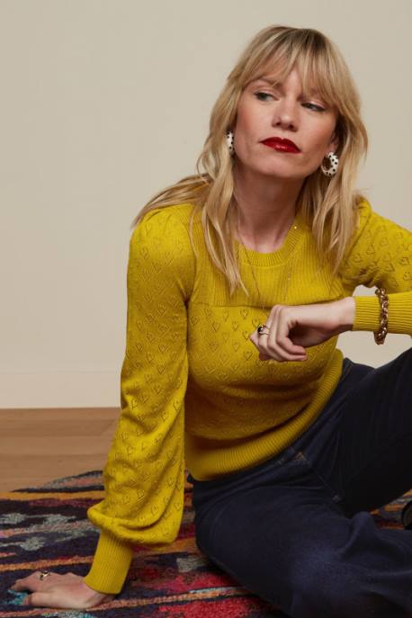 Bekleidung bei King Louie Frauen Bella Glockenärmel-Top mit Herz-Ajour-Motiv Currygelb 8LT086