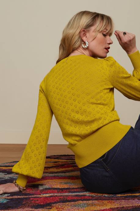 Bekleidung bei King Louie Frauen Bella Glockenärmel-Top mit Herz-Ajour-Motiv Currygelb 8LT086