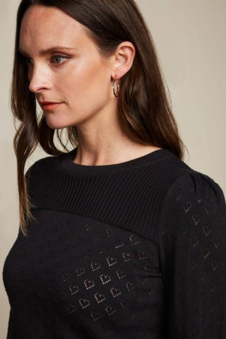 Bekleidung bei King Louie Frauen Bella Glockenärmel-Top mit Herz-Ajour-Motiv Schwarz 8LT087